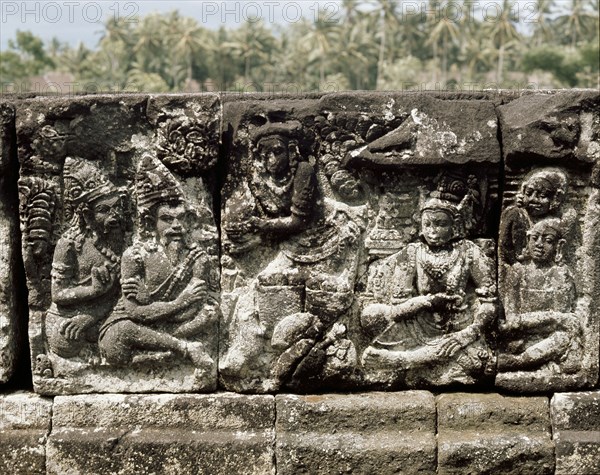 The reliefs, on the temples of the Lara Jonggrang complex, portray various deities or scenes taken from the great Hindu classics and especially the Ramayana