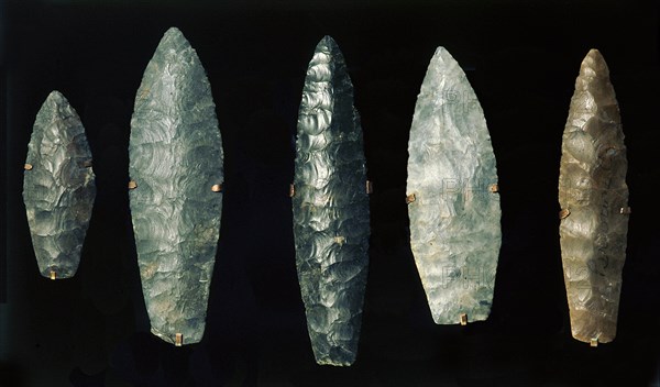 Chert lanceolate blades