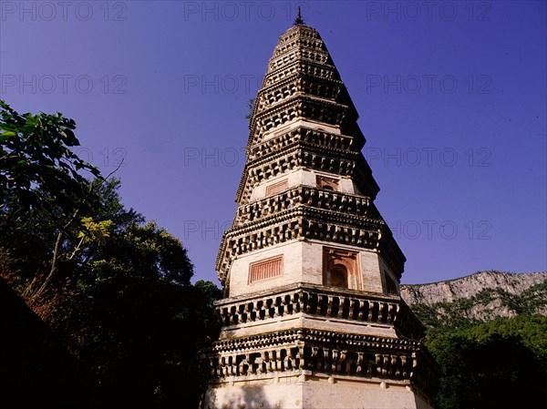 The Lingyansi (Magic Cliff) Temple, founded by the monk Fa Ding in AD 520