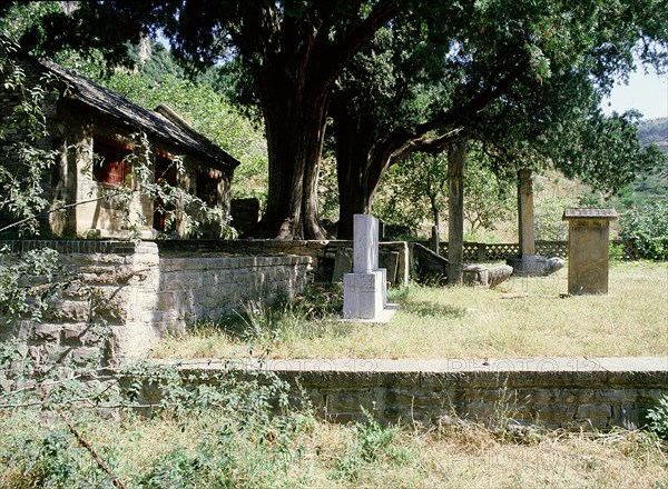 Near the Jon Ding Ta ("Wine Top") pagoda