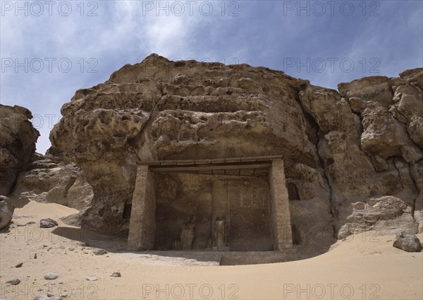 View of the site of the necropolis for Hermopolis Magna and of the boundary stele of Akhenaten