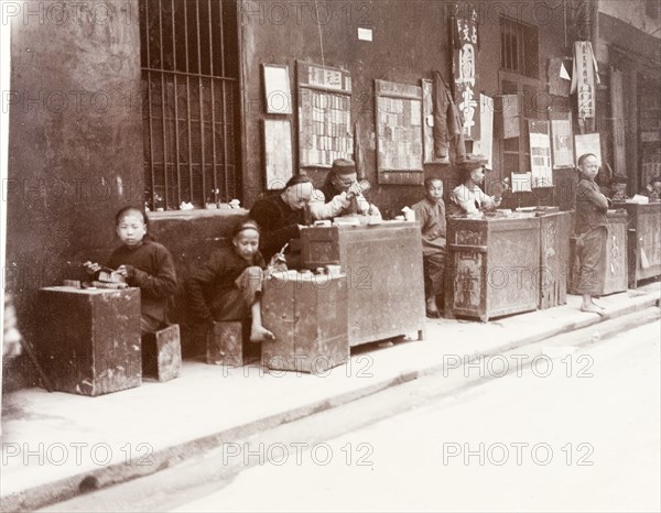 Cantonese seal carvers