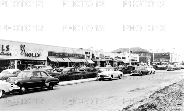 Levittown Shopping Center