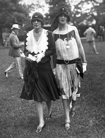 Society Women At Belmont Park