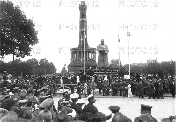 Hidenburg Statue Unveiling