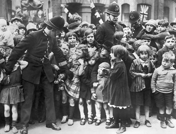 Police Restraining Children