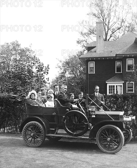 Family Ready For Auto Ride