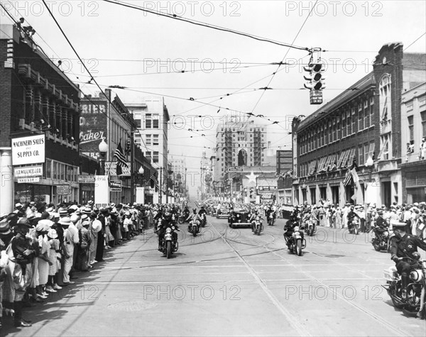 FDR Arrives In Dallas