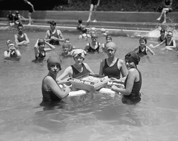 Mah-Jong In The Pool