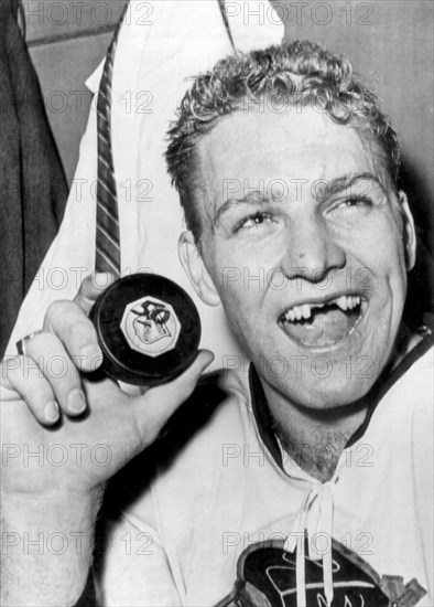 Bobby Hull Scores 50th Goal