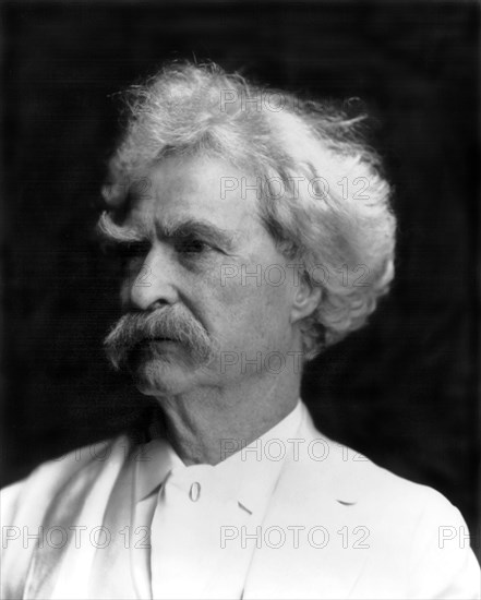 Author Mark Twain