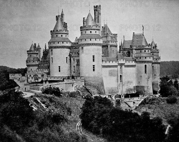 Chateau pierrefonds palace, pierrefonds