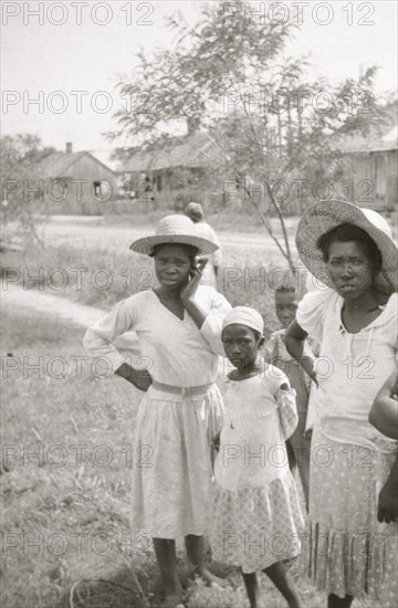 African American girls and women, Alma Plantation  1934