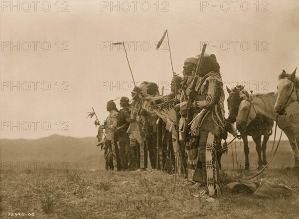 Awaiting the scouts return 1908