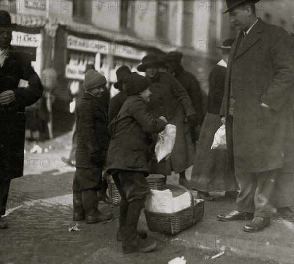 Lemon boy. Market. 1917