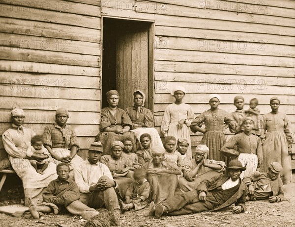 Cumberland Landing, Va. Group of "contrabands" at Foller's house] 1863