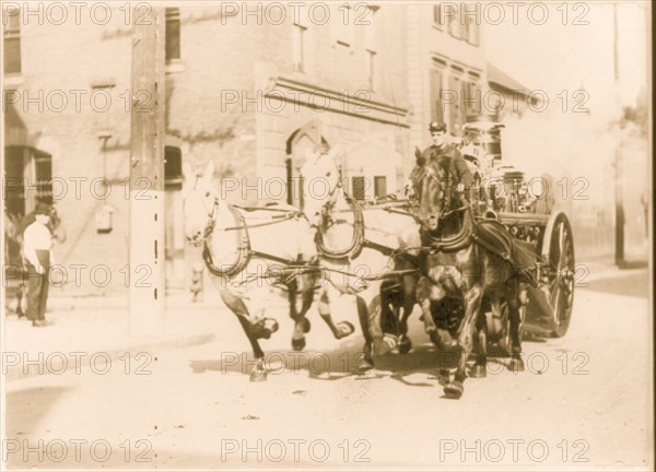 Fire equipment drawn by three running horses 1905