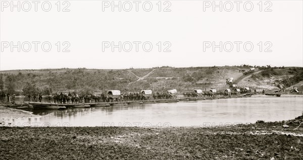 Fredericksburg, Virginia. Pontoon bridge across the Rappahannock 1863