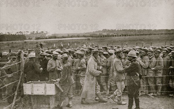 German prisoners in France return from work