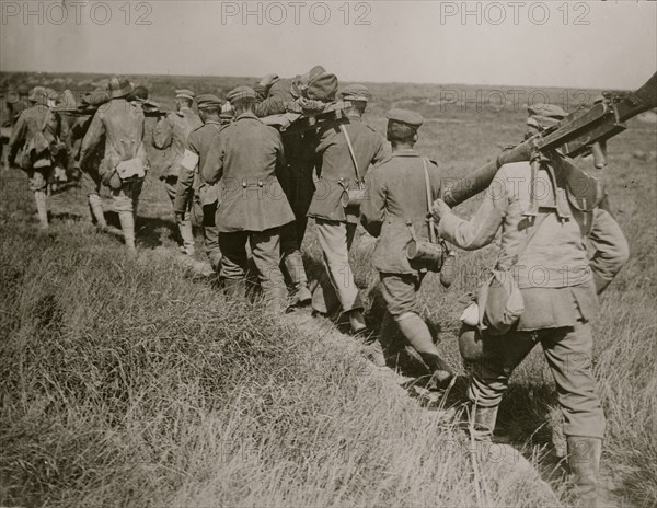 German troops on the march with prisoners 1917