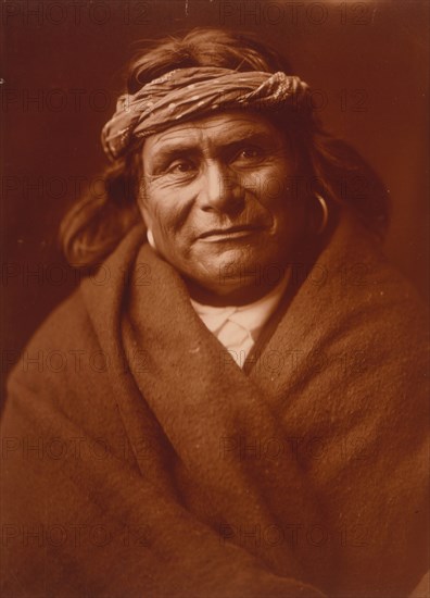 Acoma man 1904