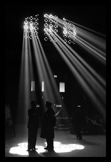 In the Waiting Room of Union Station, Chicago 1943