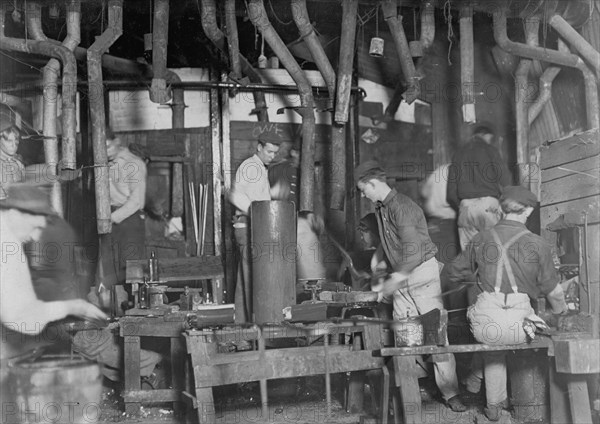 Marion Flint Glass Co., Boys work here but the boss would not permit any photographing. 1908