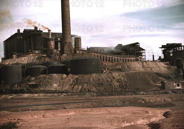 Copper mining and sulfuric acid plant, Copperhill], Tenn. 1939