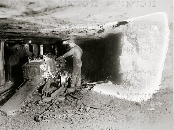 Mine Machinery operated to gouge a horizontal shaft 1922