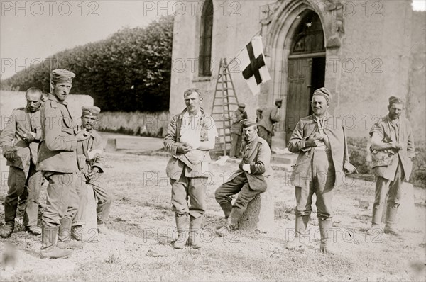 Neufmentier -- German wounded prisoners