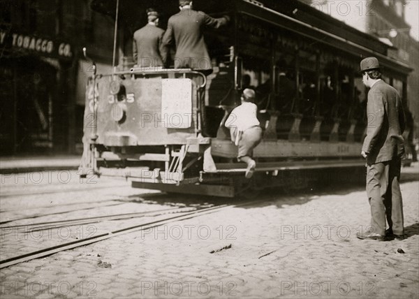 Newsie, "flipping cars" 1909