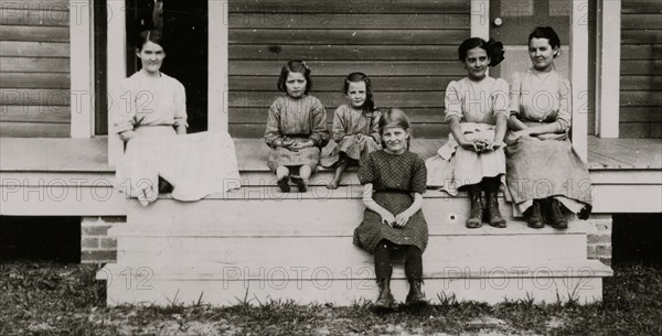 Part of the Nettles family. Nine in family. Five in the Magnolia Cotton Mills. 1911