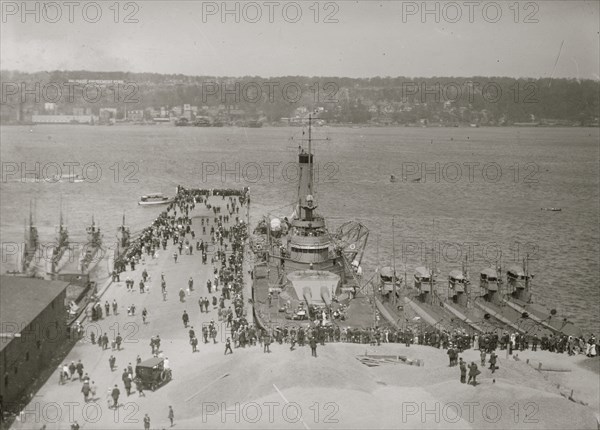 Submarines, New York