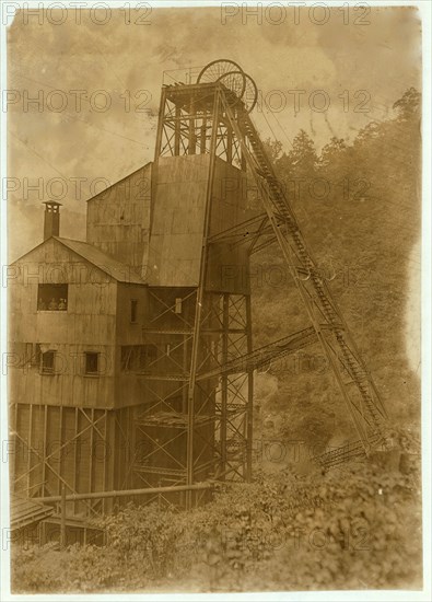 Tipple & Elevator into shaft. Leads down to mine 200 ft. below.  1908