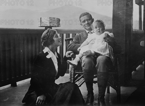 Efram  Zimbalist, Alma Gluck & Baby nown