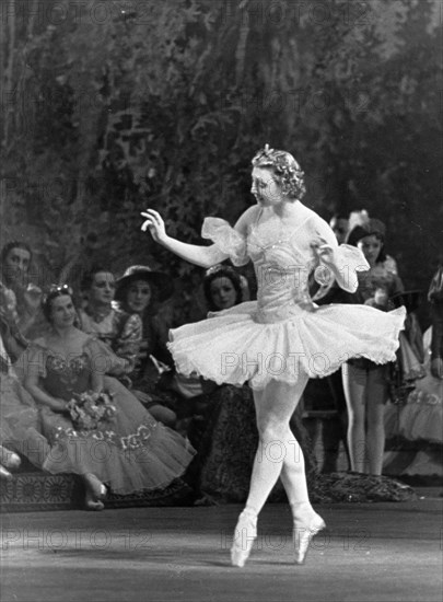 Soviet ballerina, r, struchkova, as princess aurora in a new production of tchaikovsky's 'sleeping beauty', april 1952, conducted by y, faier, choreographed by a, messerer and m, gabovich, scenery by m, obolensky.