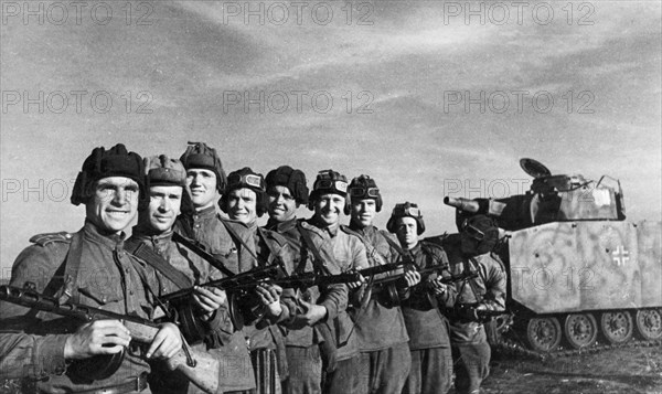 World war 2, july 1943, the orel-kursk direction, a group of scouts under the direction of captain zakrevsky (left) captured a german tank in full order with important documents.