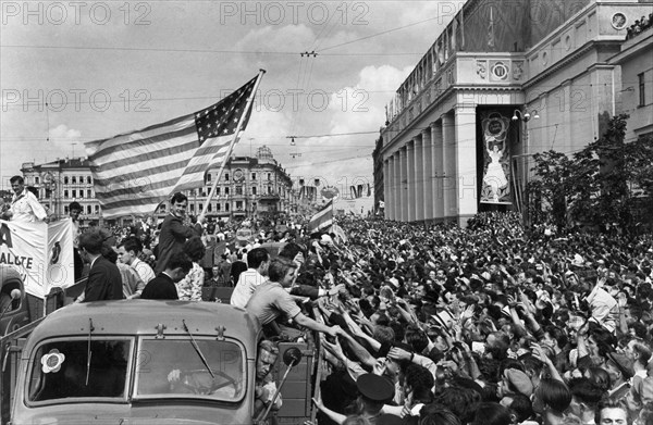 Sixth world festival of youth and students in moscow, july 28, 1957, participants in mayakovsky square on their way to lenin stadium for the opening ceremonies of the festival.