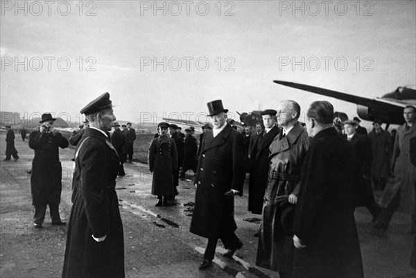 Treaty of non-aggression between germany and the union of soviet socialist republics, german minister for foreign affairs, joachim von ribbentrop (right), arrives at the central airport in moscow on september 27, 1939, next to him is ambassador herr von der schulenburg (in top-hat).