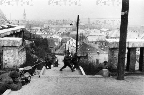 World war 2, 3rd ukrainian front, street fighting in budapest, hungary, january 1945.