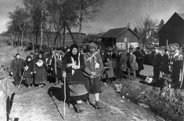 Russians liberated from slave labor in germany returning home, world war 2, 1945.