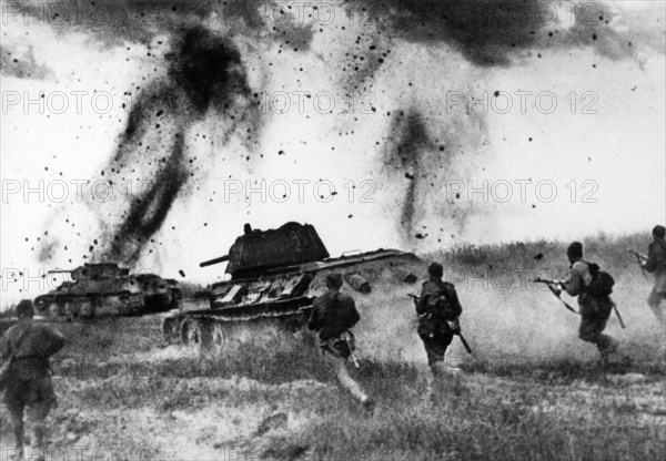 Soviet artillery battery in the northern caucasus, 1943.