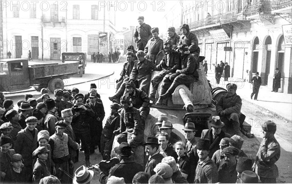 World war 2, bucharest, romania 1944: red army soldiers with romanian civilians.