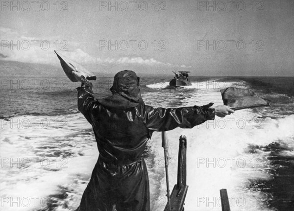 World war 2, soviet torpedo boats of the black sea fleet near sevastopol communicating via semaphor.