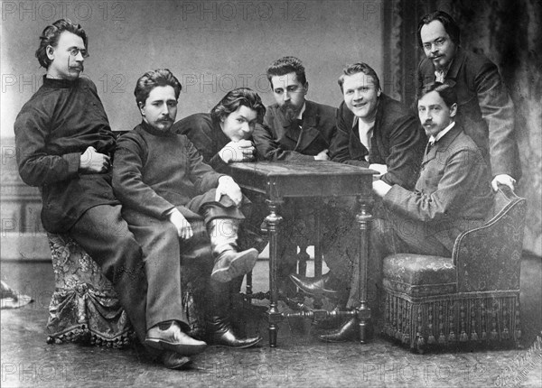 From left: s,g, skitalets (petrov), l,n, andreev, a,m, gorky (gorki), n,d, teleshov, f,i, shalyapin, i,a, bunin, e,n, chirikov, group of writers and critics who contributed to znaniye publishing house, russia, 1900s.