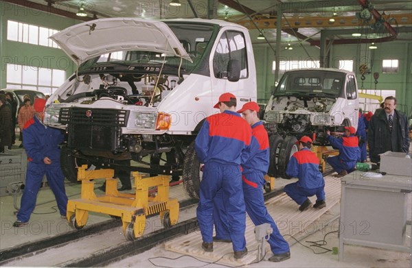 Assembly line of 'gazel' trucks (the gorky automobile works design) and the 'gaz-3307' medium loading lorries was started by the 'ukrvolgatekhservice' firm in the town of proliski, kiev region, ukraine, 7/98 .