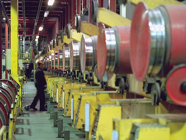 Zhlobin, belarus, november 28 2002: at the metal cord shop of the belarusian steel works in zhlobin, the plant, one of the major producers of metal cord, has established trade relations with 40 countries, including russia, (photo viktor tolochko).