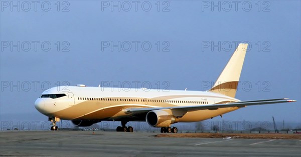 Governor of chukotka, roman abramovich arrives at koltsovo airport in his own boeing 767, he visits the region on eduard rossel's invitation, the governor of sverdlovsk region, yekaterinburg, russia, april 12, 2007.