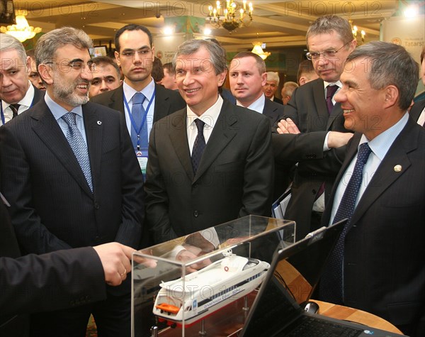 Kazan, russia, march 4, 2011, turkish energy minister taner yildiz, russian vice-prime minister igor sechin, and the head of tatarstan's regional government, rustam minnikhanov, (l-r front) view a display of model yachts at the 11th meeting of the russian-turkish interstate commission for trade and economic cooperation, the talks discussed gazprom's participation in the samsun-ceyhan pipeline project.