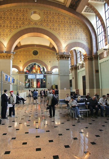 Moscow, russia, july 8, 2005, terminal of international vnukovo airport at moscow's kiyevsky railway station.